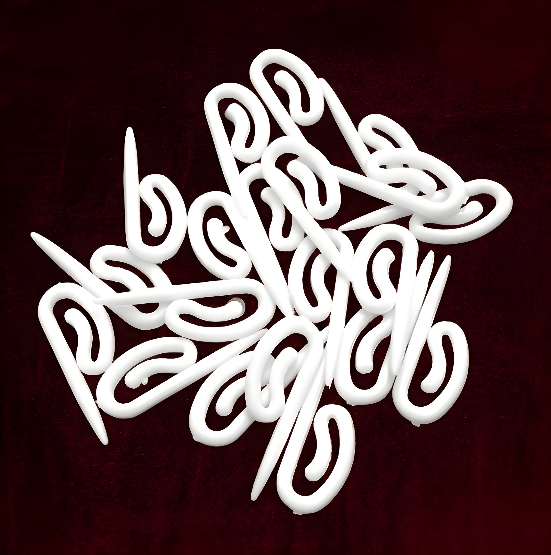 White Plastic Curtain Fish Hook, Channel Track Pole Hooks, Hanging for Door Windows Curtain, Header Tape Drapery Blinds Hooks Standard Size. 